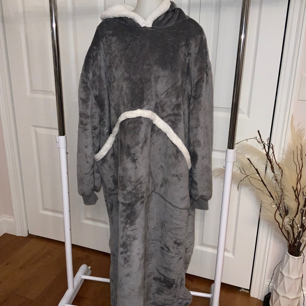 Unbranded Grey Wearable floor length Blanket hoodie with pocket Sleeves Warm
